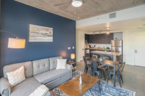 Desirable 2BD - Central DT, Gym, Pool, Parking Sleep8